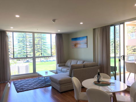 Beachside Luxury 2 Bedroom Getaway - Australian Directory 3