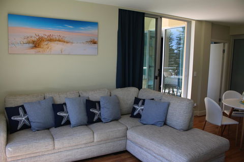 Beachside Luxury 2 Bedroom Getaway - Australian Directory 12