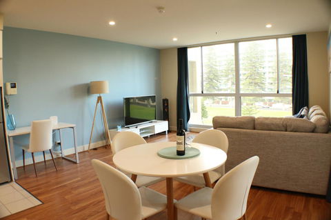 Beachside Luxury 2 Bedroom Getaway - Australian Directory 0