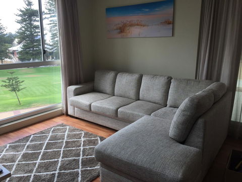 Beachside Luxury 2 Bedroom Getaway - Australian Directory 16