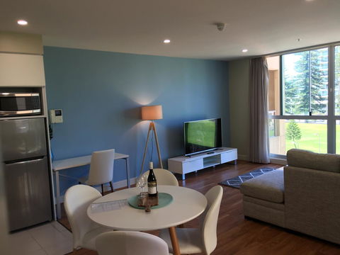 Beachside Luxury 2 Bedroom Getaway - Australian Directory 19