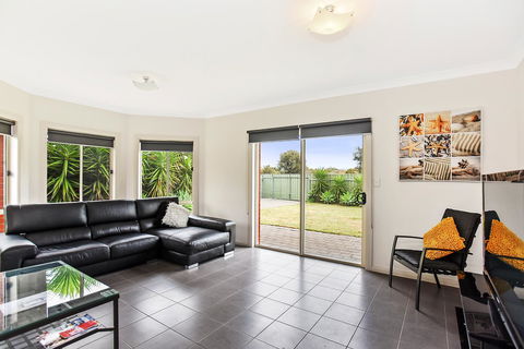 'The Hidden Diamond' - Normanville - Australian Directory 21