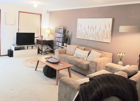 Baronet B & B - Australian Directory 3