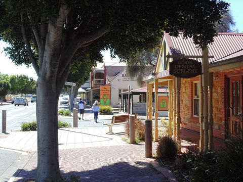 Baronet B & B - Australian Directory 31