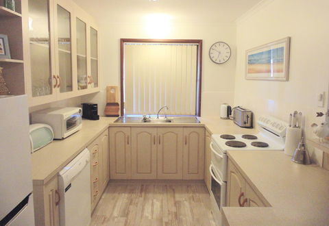 Baronet B & B - Australian Directory 8
