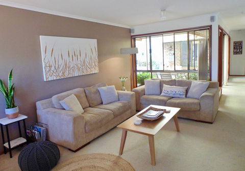 Baronet B & B - Australian Directory 4