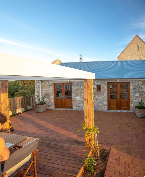 Lucy's Cottage - Australian Directory 21