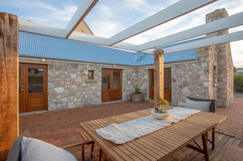Lucy's Cottage - Australian Directory 18