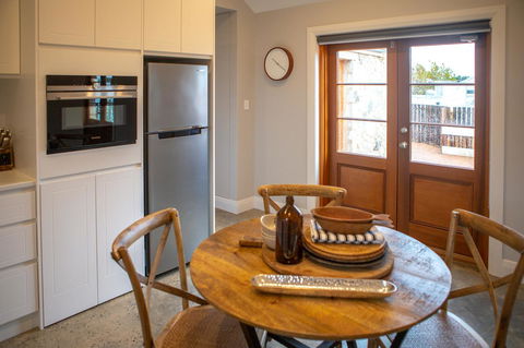 Lucy's Cottage - Australian Directory 11