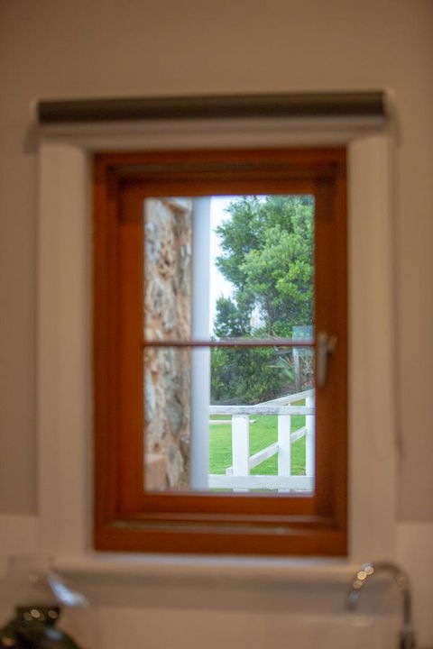 Lucy's Cottage - Australian Directory 12