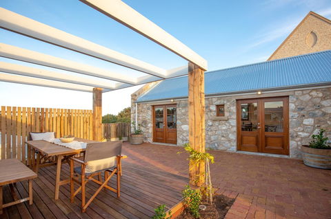 Lucy's Cottage - Australian Directory 19