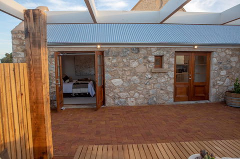 Lucy's Cottage - Australian Directory 22