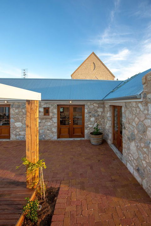 Lucy's Cottage - Australian Directory 17