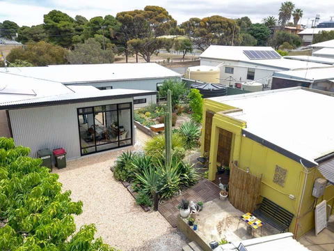 Chargeo.stay - Australian Directory 15