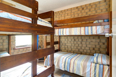 Sun & Surf Aldinga Beach Apartment - Australian Directory 9