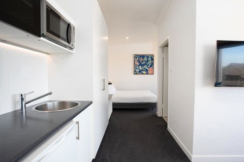 Bay 10 - Suites And Apartments - Australian Directory 1