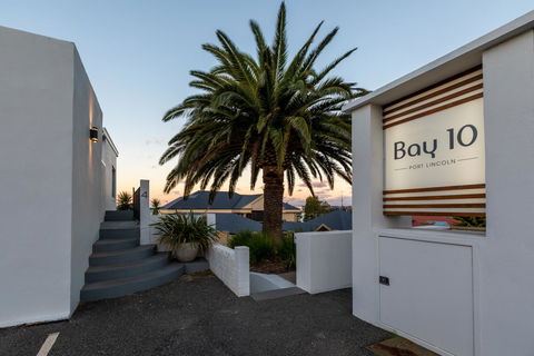 Bay 10 - Suites And Apartments - Australian Directory 21