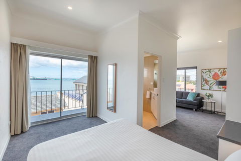 Bay 10 - Suites And Apartments - Australian Directory 11