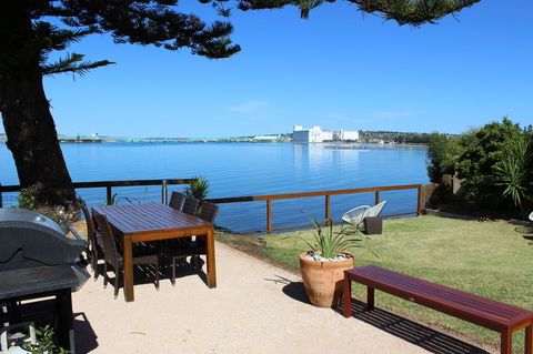 Bay 10 - Suites And Apartments - Australian Directory 17