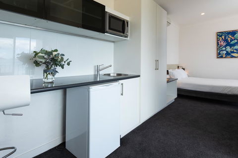 Bay 10 - Suites And Apartments - Australian Directory 18