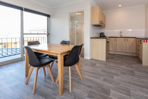 Bay 10 - Suites And Apartments - Australian Directory 10
