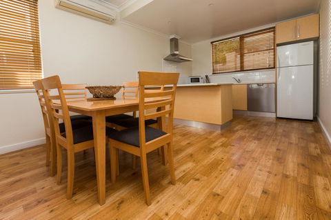 Bay 10 - Suites And Apartments - Australian Directory 32