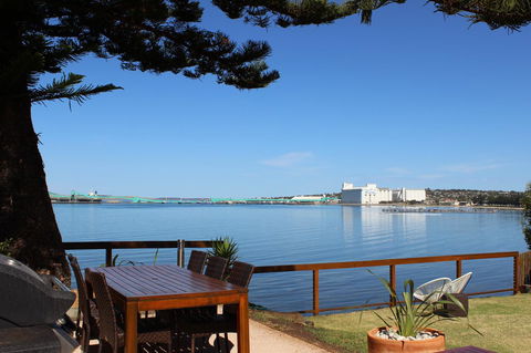 Bay 10 - Suites And Apartments - Australian Directory 29