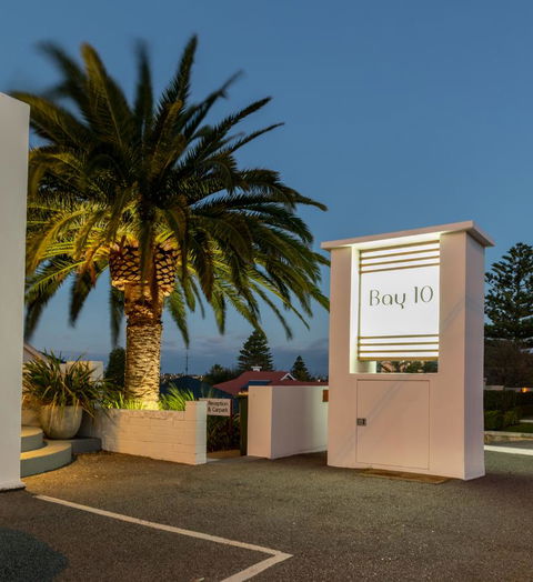 Bay 10 - Suites And Apartments - Australian Directory 16