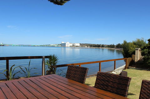 Bay 10 - Suites And Apartments - Australian Directory 30