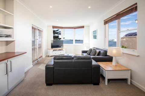 Bay 10 - Suites And Apartments - Australian Directory 33