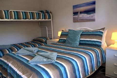 Emu Bay Holiday Homes - Australian Directory 3