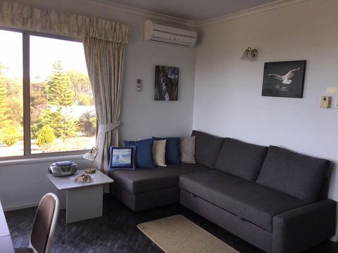 Emu Bay Holiday Homes - Australian Directory 37