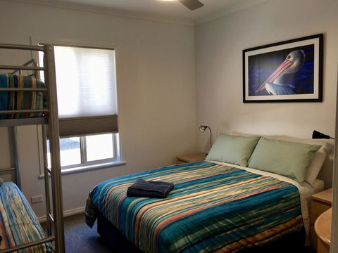Emu Bay Holiday Homes - Australian Directory 18
