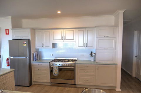 Emu Bay Holiday Homes - Australian Directory 22