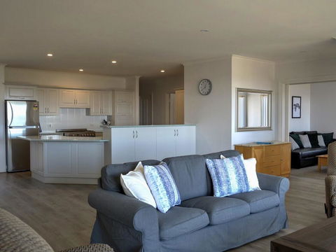 Emu Bay Holiday Homes - Australian Directory 15