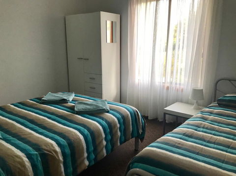Emu Bay Holiday Homes - Australian Directory 34