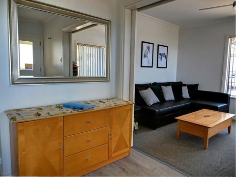 Emu Bay Holiday Homes - Australian Directory 24