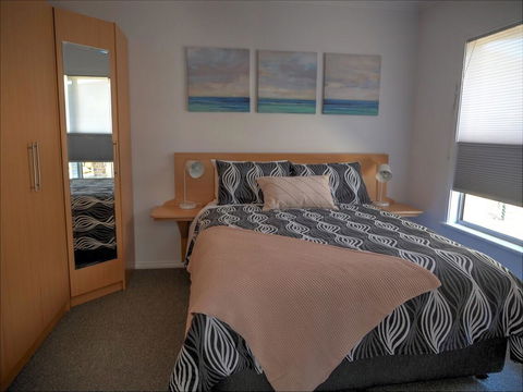 Emu Bay Holiday Homes - Australian Directory 23