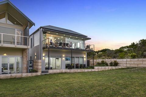 Aloha Accommodation - Australian Directory 2