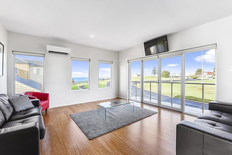 Aloha Accommodation - Australian Directory 30