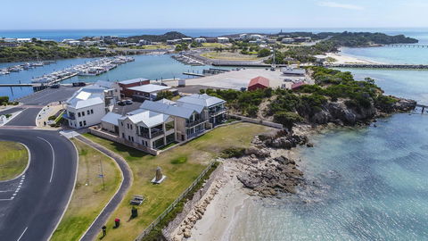 Aloha Accommodation - Australian Directory 0
