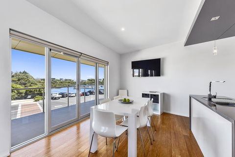 Aloha Accommodation - Australian Directory 20