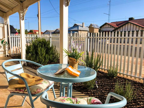 Inglenook Cottage - Australian Directory 1