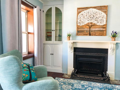 Inglenook Cottage - Australian Directory 2