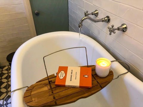 Inglenook Cottage - Australian Directory 23