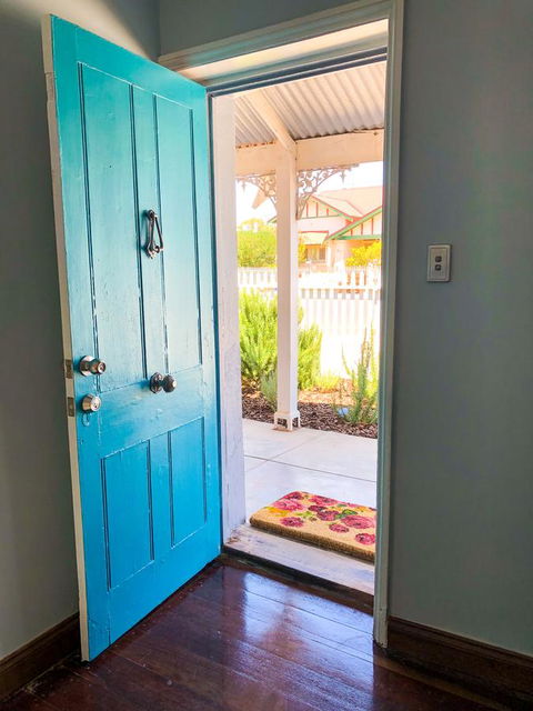 Inglenook Cottage - Australian Directory 7