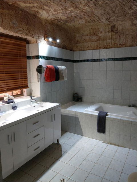 Zen Underground B&B - Australian Directory 3