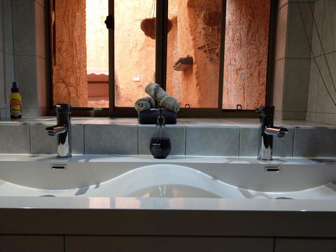 Zen Underground B&B - Australian Directory 6