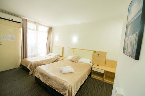 Jacksons Motor Inn - Australian Directory 18