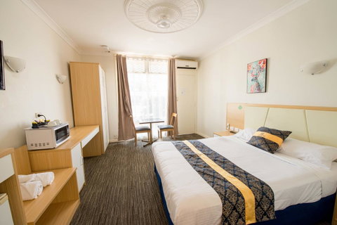 Jacksons Motor Inn - Australian Directory 30